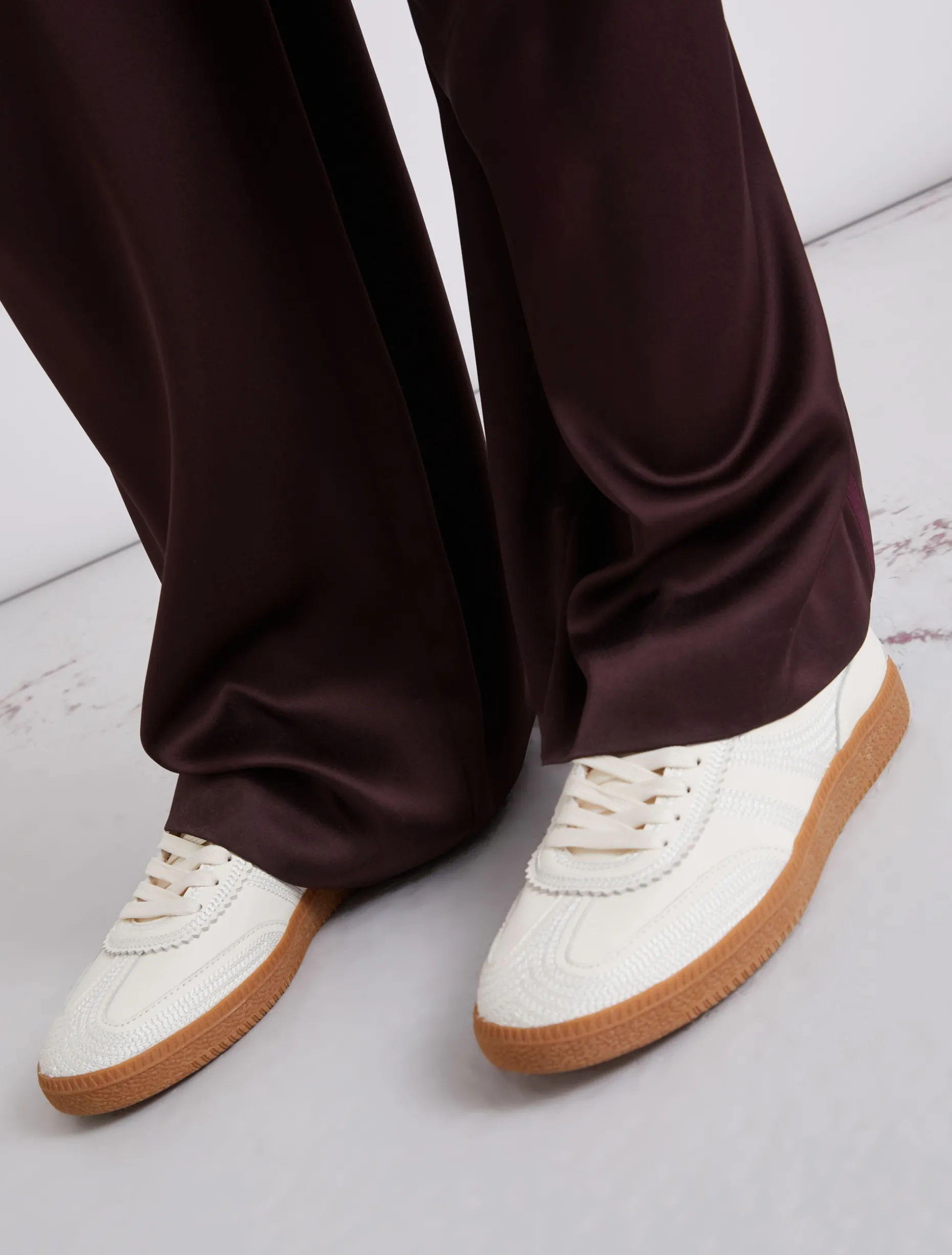 Sneaker con ricami - BIANCO